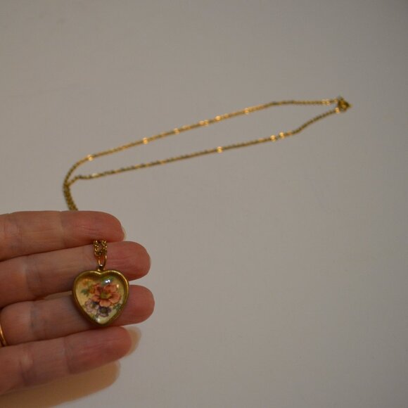 Necklace Golden Rolo Chain Link & Pendant Heart Shape Flower in Glass Vintage - Picture 1 of 7